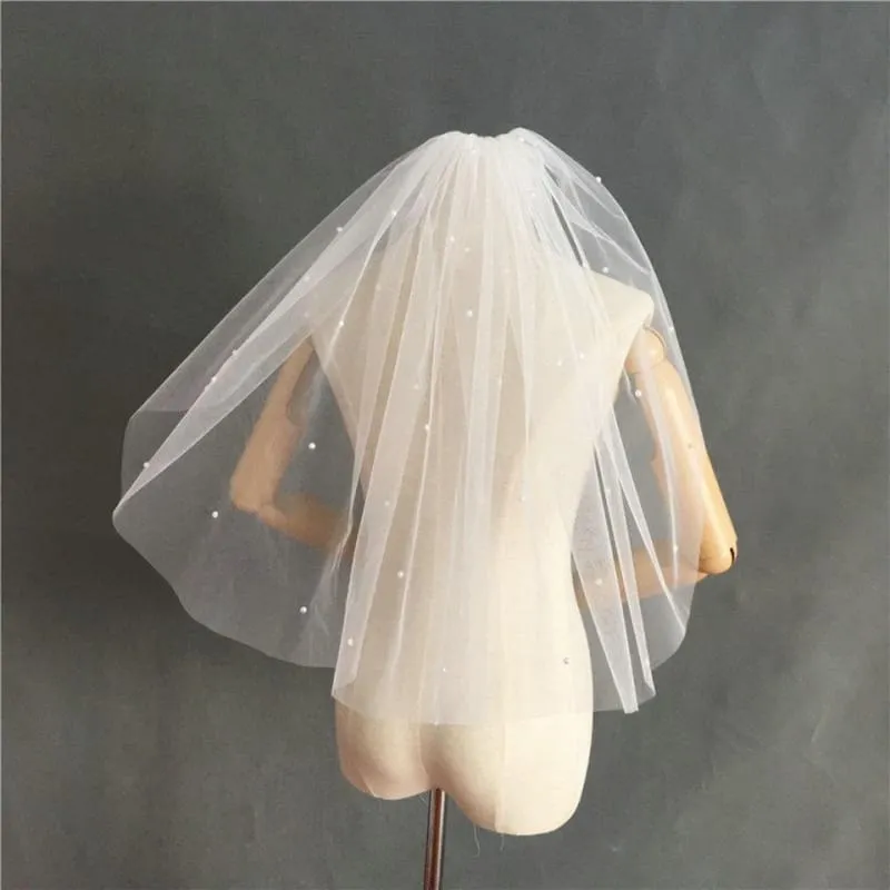 Fashion pearl Tulle Beads With Comb Wedding Veils | Bridelily