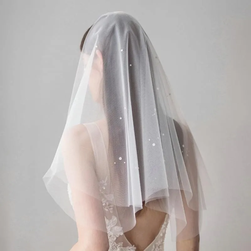 Fashion pearl Tulle Beads With Comb Wedding Veils | Bridelily